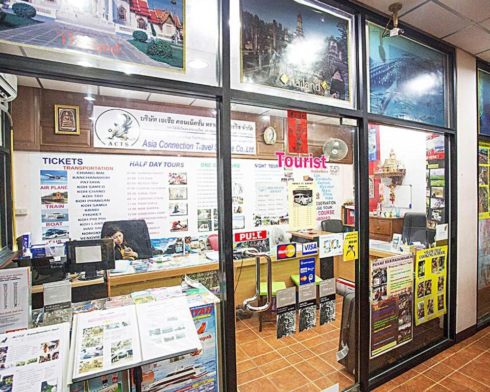 Four Sons Village Bangkok Luaran gambar