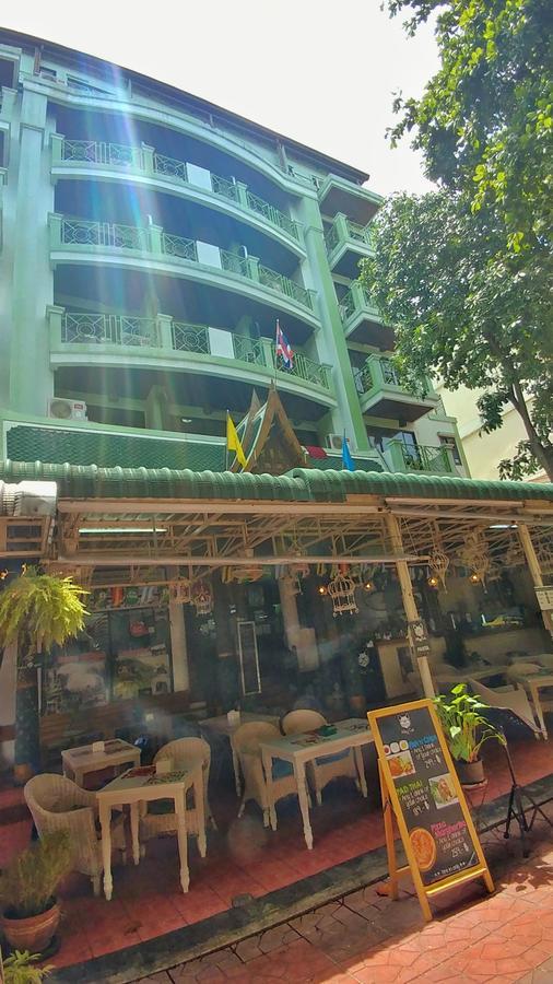 Four Sons Village Bangkok Luaran gambar